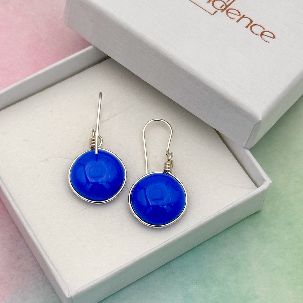 Boucles d'oreilles en verre opaque bleu pervenche- technique Murano