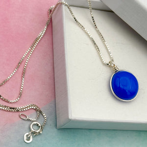 Collier Pendentif en verre opaque bleu pervenche - technique Murano