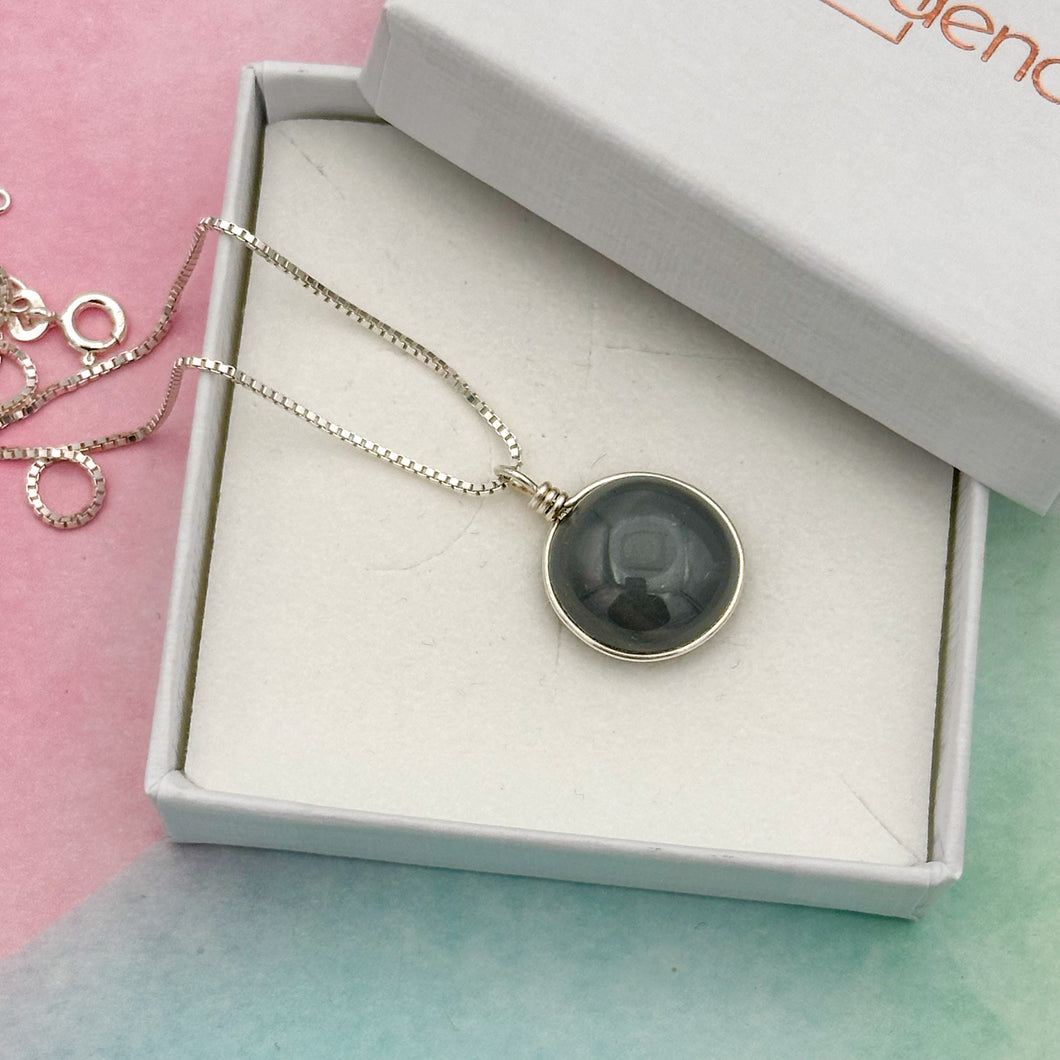Collier Pendentif en verre opaque gris foncé - technique Murano