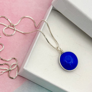 Collier Pendentif en verre opaque bleu marine - technique Murano