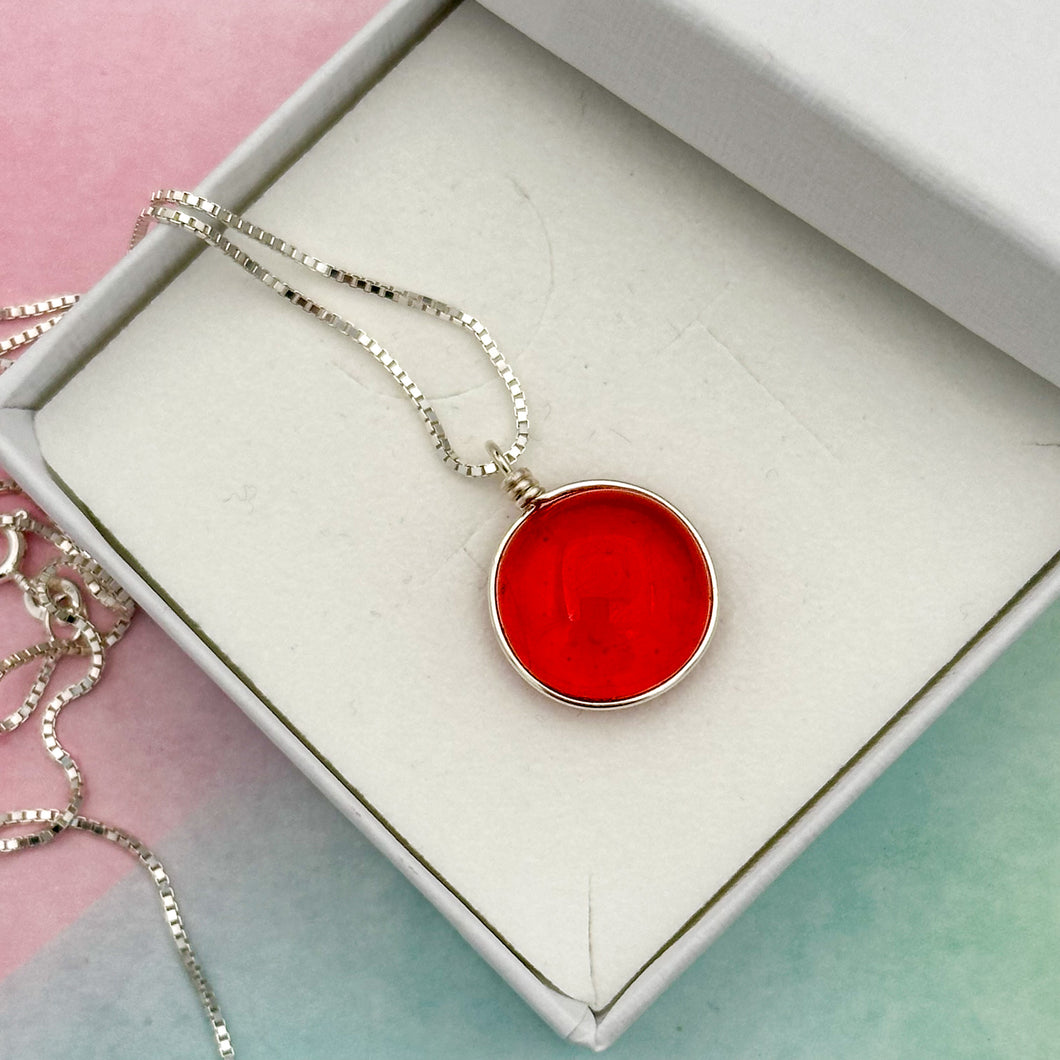 Collier Pendentif en verre transparent couleur ruby - technique Murano