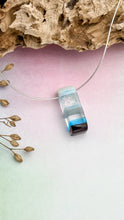 Load image into Gallery viewer, Pendentif Trait Abstrait
