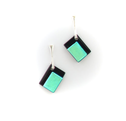 BO-BAU-18-Boucle-oreille-bauhaus-argent-925-verre-fusion-thermoformage-artisanale-bijoux-evidence-noir-dichroic