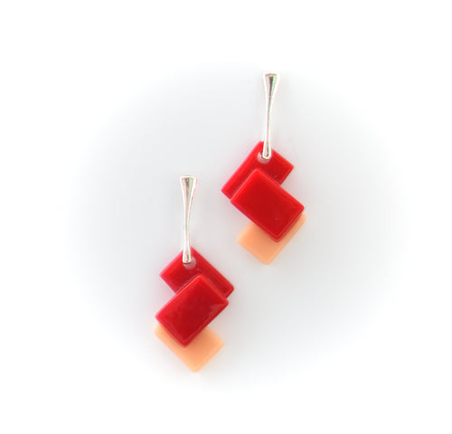 BO-BAU-9-Boucle-oreille-bauhaus-argent-925-verre-fusion-thermoformage-artisanale-bijoux-evidence-beige-rouge