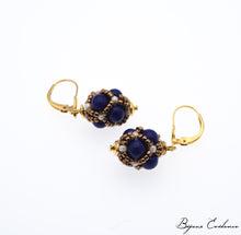 Load image into Gallery viewer, Bijoux-artisan-createur-atelier-art-france-histoire-bijoux-evidence-florence-buhler-Renaissance-Moyen-Age-Boucle-Oreille-perle-lapis-or
