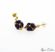 Load image into Gallery viewer, Bijoux-artisan-createur-atelier-art-france-histoire-bijoux-evidence-florence-buhler-Renaissance-Moyen-Age-Boucle-Oreille-perle-lapis-or
